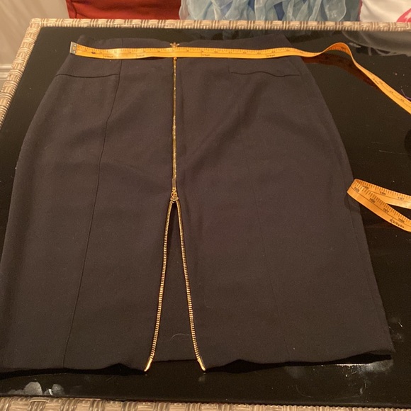 COPY - Cute black pencil skirt by Inc with adjustable zipper - Picture 3 of 5